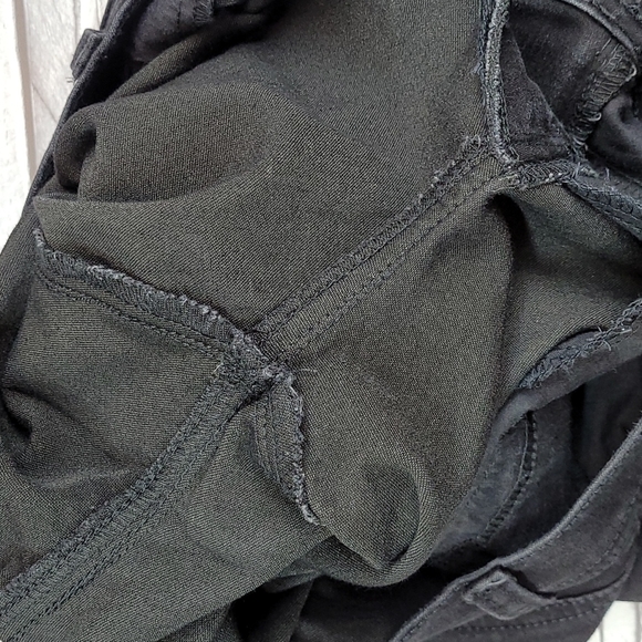 NWOT STYLE & CO BLACK SLIM LEG STRETCH JEANS - Picture 9 of 15